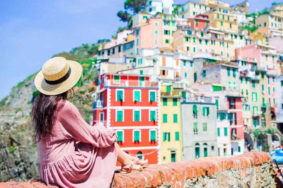 La Spezia: Cinque Terre Guided Hiking Tour - Corniglia: Narrow Alleys, High Position, and a Much-Needed Reset