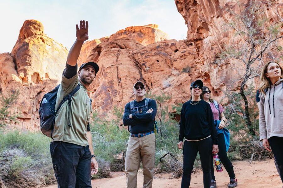 Las Vegas: Valley of Fire Guided Hike with Drinks and Snacks - Lake Mead views: the early wow moment