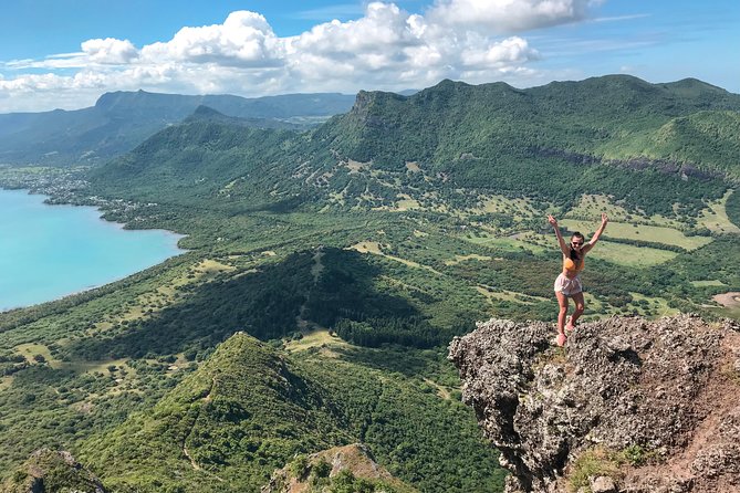 Le Morne Mountain Sunrise Hike & Climb - What’s included: snacks, guided hike, and photo coverage