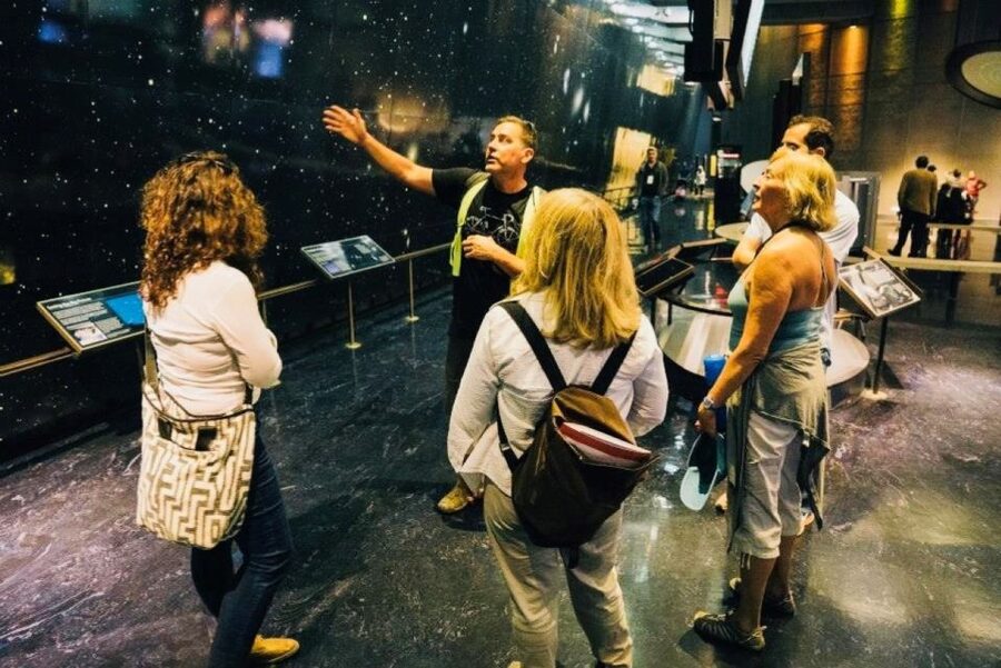 Los Angeles: Griffith Observatory Guided Hike/Walking Tour - Pace, terrain, and what to pack for 150 minutes in the hills