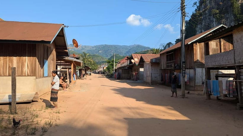 Luang Prabang to Nong Khiaw: River Cruise, Hike & Waterfall - The Waterfall Hike: 100 Waterfalls (Seasonal) vs Tad Mok