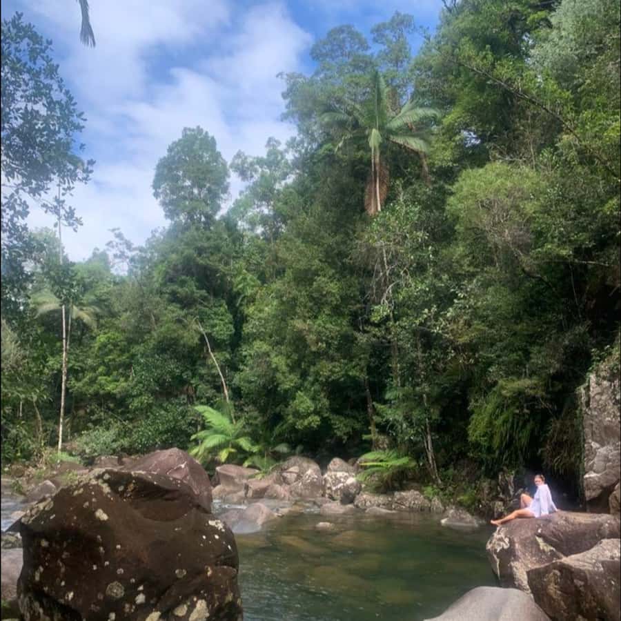 Mackay: Finch Hatton Gorge Hike, Swim & Platypus Adventure - Lunch in Finch Hatton: an Aussie pub stop that keeps you fueled