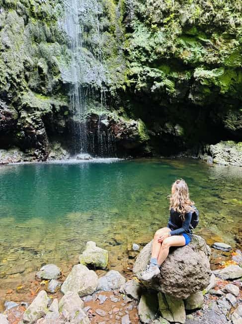Madeira: PR 9 - Levada do Caldeirão Verde Hike Transfer - Caldeirão Verde lake: the payoff moment