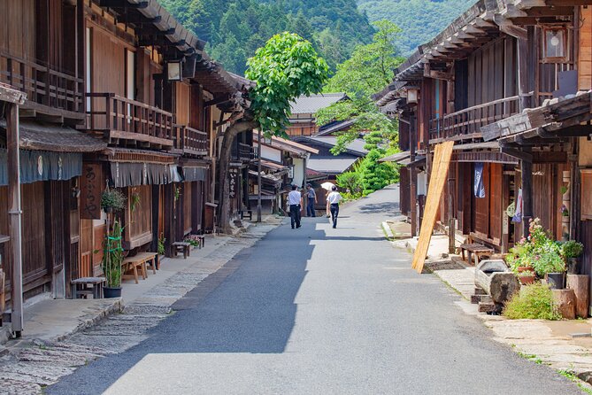 Magome & Tsumago Nakasendo Trail Day Hike with Government-Licensed Guide - Walking the Nakasendo the easy way: two villages, one old road