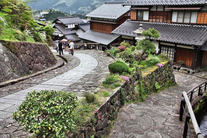 Magome & Tsumago Nakasendo Trail Day Hike with Government-Licensed Guide - Stop 2: Tsumago-juku’s preserved town feel, Honjin, and old-world streets