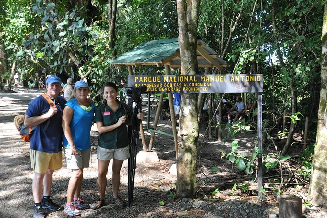 Manuel Antonio National Park Hiking Tour from Jacó - How the Logistics Keep You Happy (and Moving)