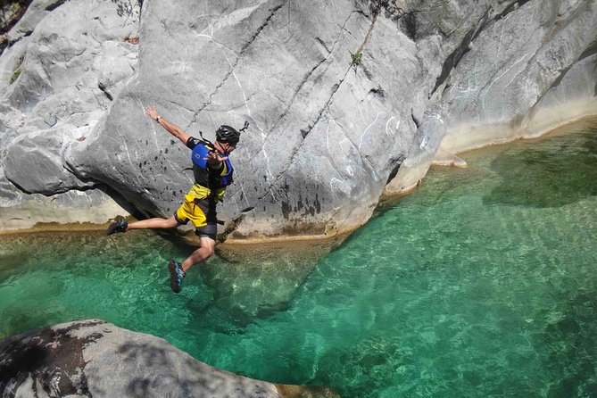 Matacanes : Canyoning + Hiking + Water Jumps + Rappel + Caves - Breakfast, Snacks, and How to Fuel a 1-Day Adventure