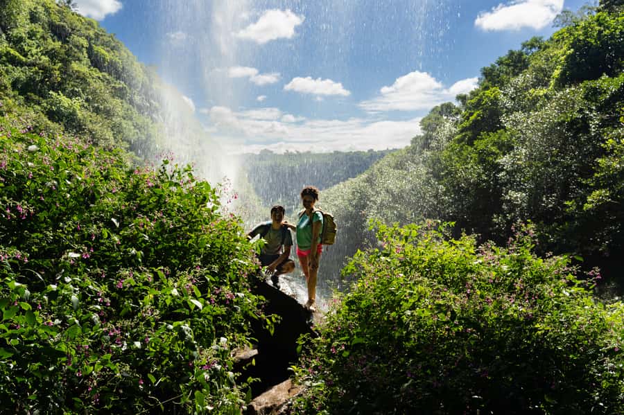Mauritius: The Iconic Waterfalls hike + Mauritian picnic - Finding Your Guide at the Bus Station (So You Don’t Lose Time)