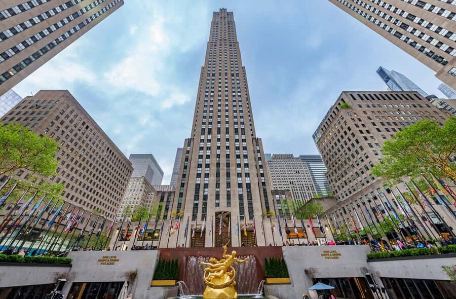 Midtown Manhattan Guided Tour w/ SUMMIT One Vanderbilt Entry - Radio City Music Hall: the Art Deco stop you’ll remember