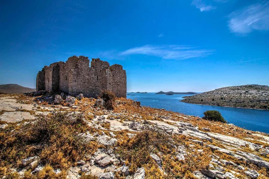 Mikado Kornati Excursion with snorkeling and hiking stops - Stop #1 on Levrnaka: Lojena beach swimming and snorkeling