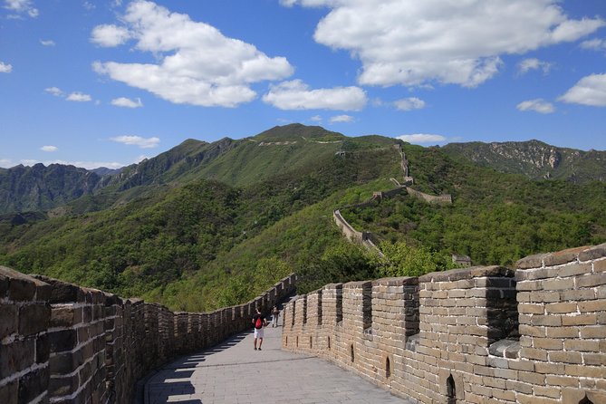 Mini Group: Half-Day Great Wall at Mutianyu Hiking Tour - Why Mutianyu works better than a “hit-and-run” Wall visit