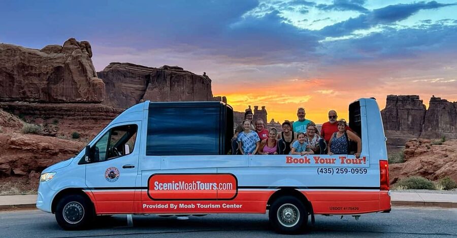 Moab: Arches National Park Sightseeing Tour - Park entrance handled: no timed reservation stress