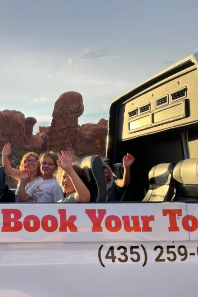 Moab: Arches National Park Sightseeing Tour - The panoramic van with the retractable roof (and why it matters)