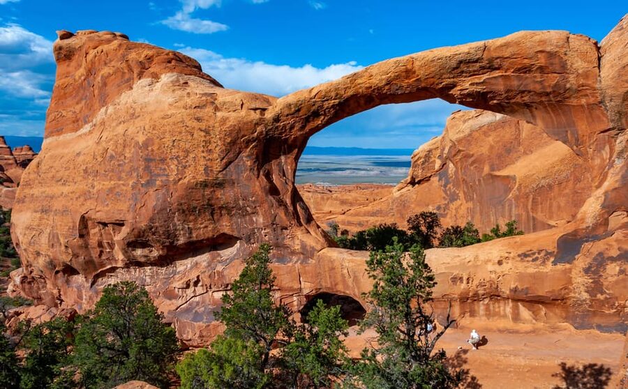 Moab: Arches National Park Sightseeing Tour - The local guide experience: stories that make the rocks make sense