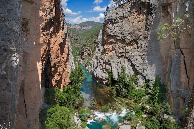 Montanejos Hiking Tour & Thermal Pools from Valencia - Fuentes de los Baños thermal pools: 4 hours to float, soak, and cool down