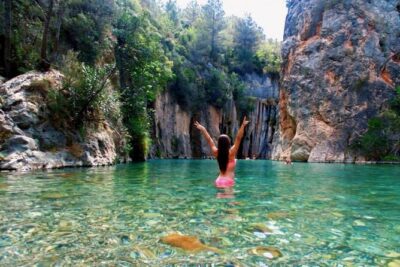 Montanejos Hiking Tour & Thermal Pools from Valencia - The guides: humor, history, and how names show up in real groups