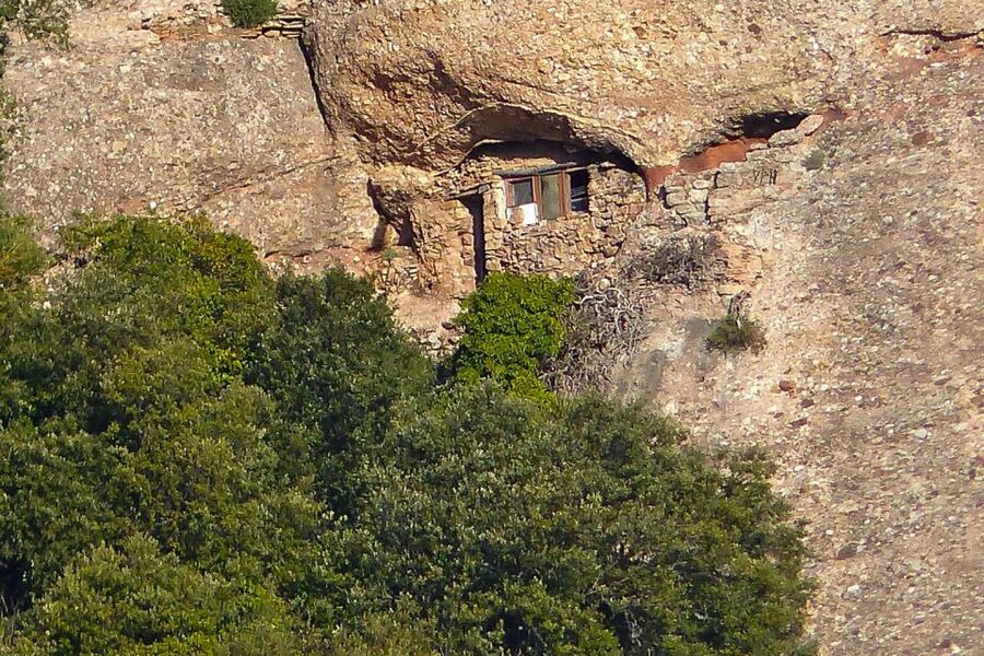 Montserrat: 6-Hour Tour with a Choice of 3 Levels of Hiking - The monastery stop: quick, focused, and worth planning for