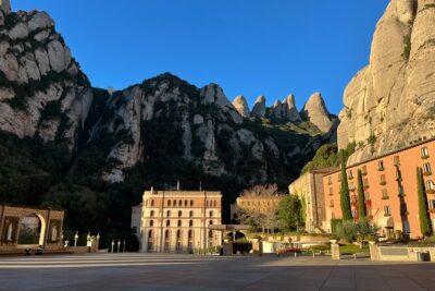Montserrat very early : Hiking, Abbey, very small group - Van pickup in Barcelona: small-group convenience that matters