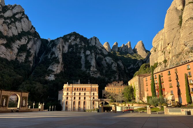 Montserrat very early : Hiking, Abbey, very small group - Van pickup in Barcelona: small-group convenience that matters