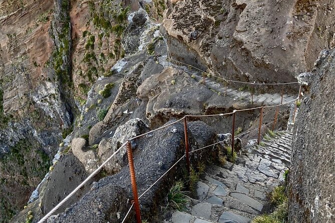 Morning Transfer To Pico Do Arieiro, Hike To Pico Ruivo & Return From Teixeira - Price and Value: $37.51 Plus the 4.5€ Government Fee