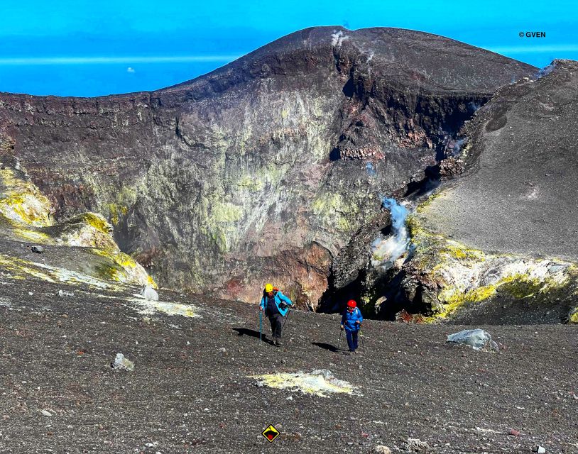 Mount Etna: Central Crater Guided Hike for Advanced Hikers - Climbing to the Central Crater edge: 5 km uphill, 490 m up