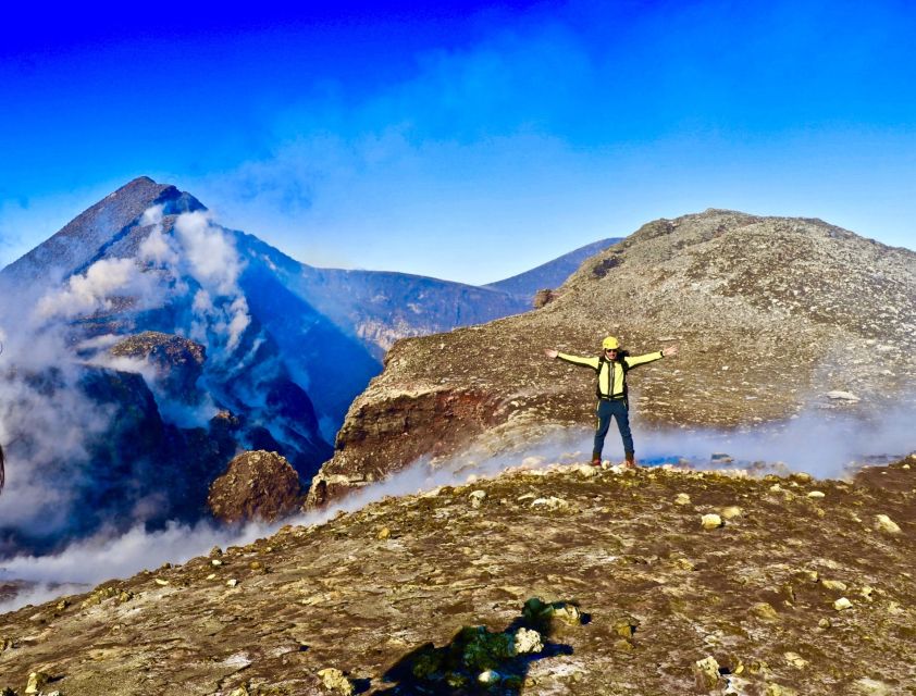 Mount Etna: Central Crater Guided Hike for Advanced Hikers - Summit stop: fumaroles, gas emissions, and the colors of sublimates