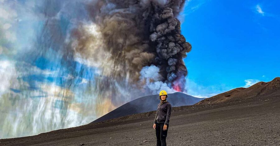 Mount Etna: Central Crater Guided Hike for Advanced Hikers - The north-side start: Chiosco Bar Mareneve and the 4x4 lift