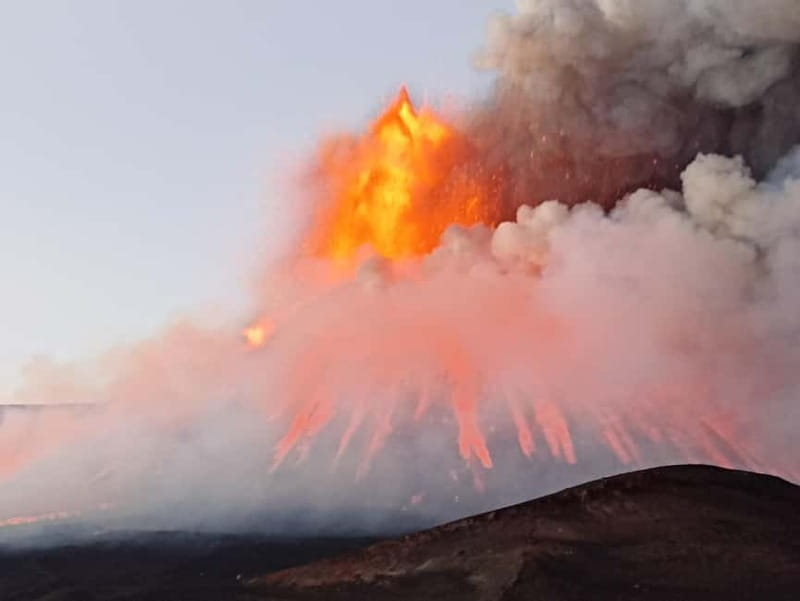Mount Etna: Summit Tour by Jeep and Cable Car - Cable car and jeep to 2850 m: save your legs for the summit walk