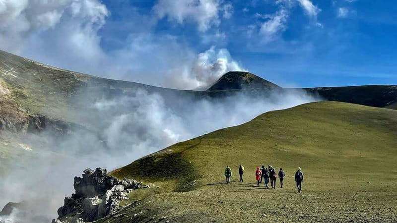 Mount Etna: Summit Trekking Tour - Getting to altitude: meeting at Sole-neve Souvenirs and the first briefing