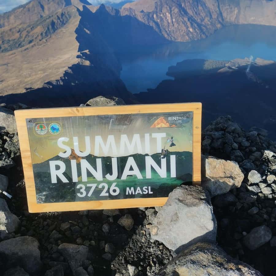 Mount Rinjani: 2-day 1-night Guided Summit Trek with Meals - What to bring (and what you’ll have to borrow)