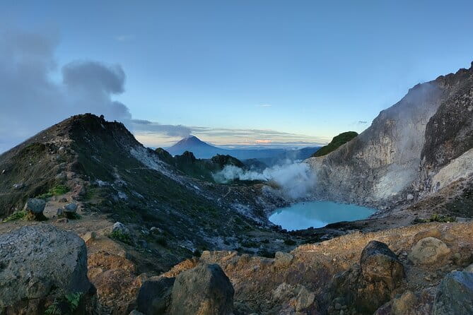 Mount Sibayak Sunrise Hike or Day Hike from Berastagi - Food, warmth, and keeping energy up before the view