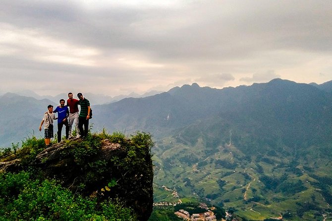 Mountain views & Rice Terraced Fields Hiking – 2D 1N - Day 2: Giang Ta Chai waterfall views and the downhill to Ta Van