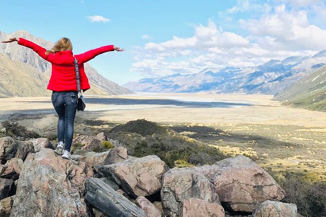 Mt Cook Small Group Tour & Heli Hike Combo from Queenstown - The helicopter flights: why aerial views matter here