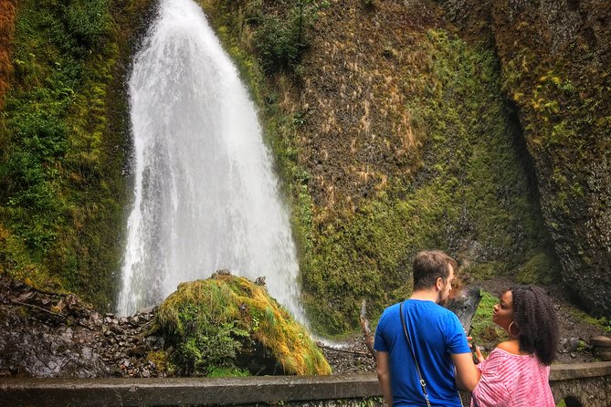 Multnomah Falls and Columbia River Gorge Half-Day Hiking Tour - Latourell Falls: basalt columns, lichens, and optional extra hiking