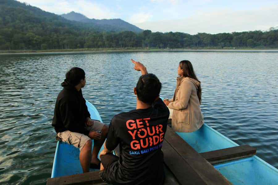 Munduk: Twin Lake Jungle Hike, Ulun Danu Temple, & Waterfall - Temple Access by Foot and Water: Bencingah, Pura Dalem, and the Route That Feels Different