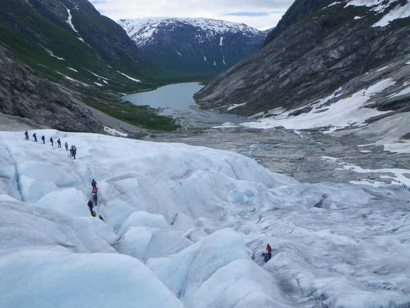 Nigards: Kayaking and Glacier Hike - Getting Back to the Kayaks: Another Short Paddle Home