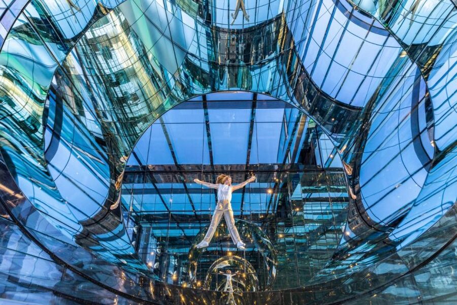 NYC: SUMMIT One Vanderbilt Experience Ticket - AFFINITY balloon room: fun photos, short stop, and great payoff