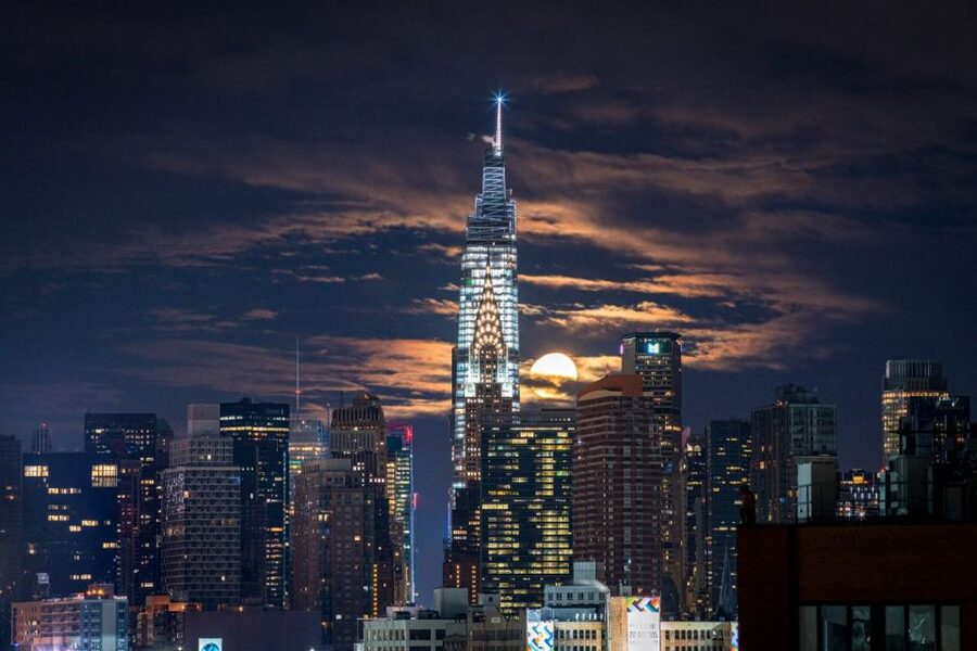 NYC: SUMMIT One Vanderbilt Tickets - Air at Night vs Day: Pick Your Skyline Mood
