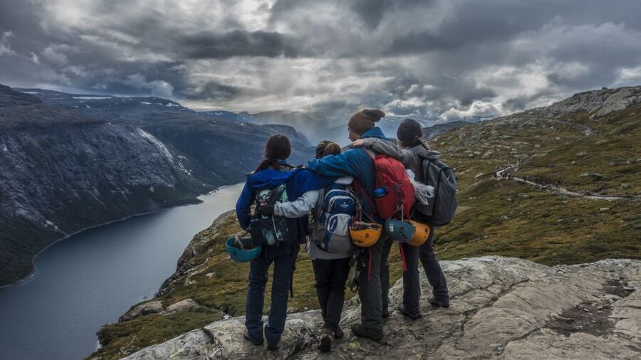 Odda: Full-Day Trolltunga Hiking, and Climbing Tour - Endåne viewpoint lunch: a smart reset before Trolltunga