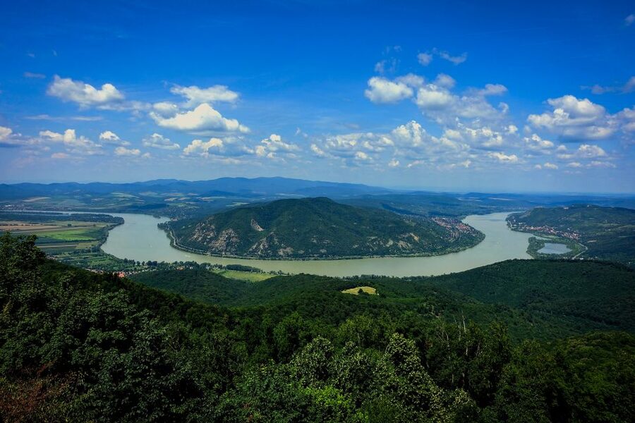 One Day Wonder Hike - The Essence of the Danube Bend - How Budapest turns into Danube Bend viewpoint time