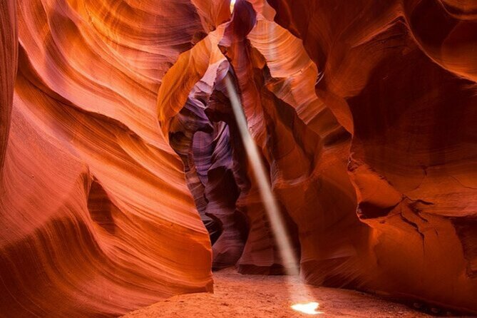 Page: Lower Antelope Canyon Prime Time Entry with Navajo Guide - Prime time pacing and group size: what to expect when it’s busy