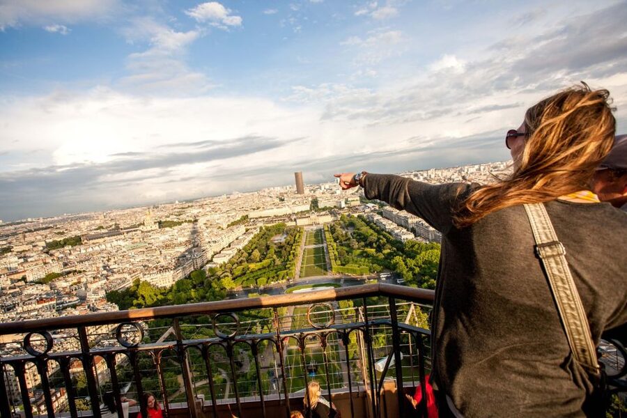 Paris: City Tour by Bus with Eiffel Tower & Optional Summit - Key things I’d focus on before you go