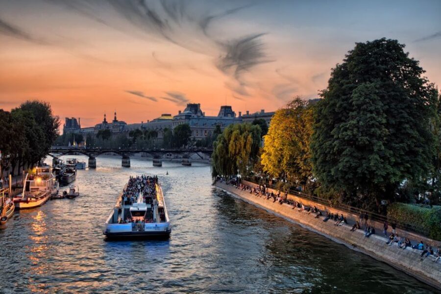 Paris: Eiffel Lunch, 2nd Floor or Summit Ticket & Cruise - Who should book this Eiffel + Seine combo?