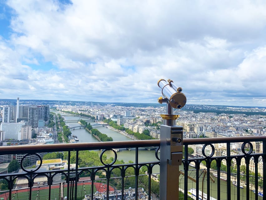 Paris: Eiffel Tower Elevator 2nd Level and Summit Access - Unlimited time inside: use it like a smart Paris pro