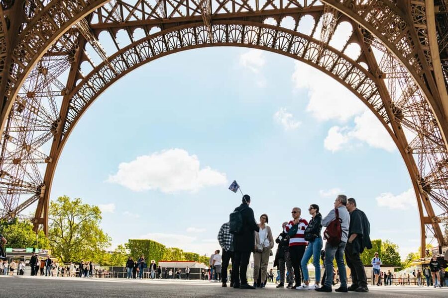 Paris: Eiffel Tower Fully Guided Tour with Summit Option - What 75 Minutes Really Includes: 2nd Floor Tour Plus Summit Time