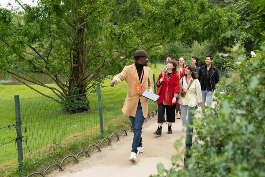 Paris: Eiffel Tower Guided Tour with Summit Access - The summit ride: what you’ll do at the top deck