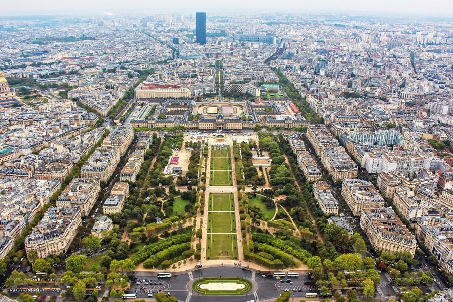 Paris: Eiffel Tower Stairs Climb to Level 2 & Summit Option - The time math: why queues can stretch the experience