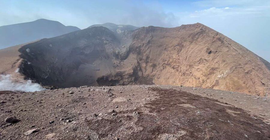Piano Provenzana: Mount Etna Hiking Trip to 3,380 Meters - Off-road 4x4 ride: save your legs for the crater walk