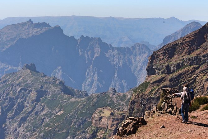 Pico do Areeiro to Pico Ruivo (PR 1) - Hiking Tour in Madeira - Santana and the start area: why the day is built in sections