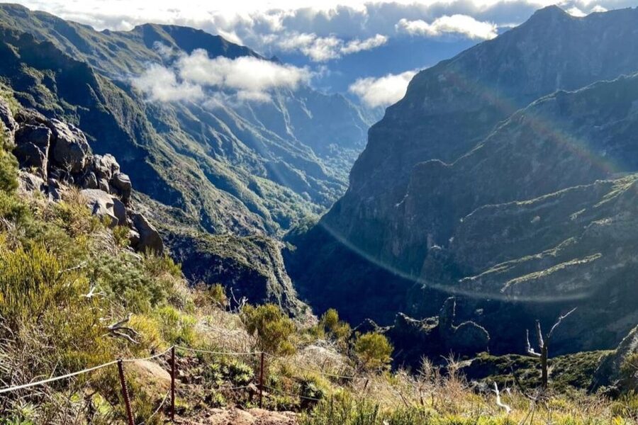Pico Do Arieiro Pico Ruivo Sunrise or Morning Hike Transfers - The Hike Itself: Tunnels, Stairway to Heaven, and Pacing on Your Own